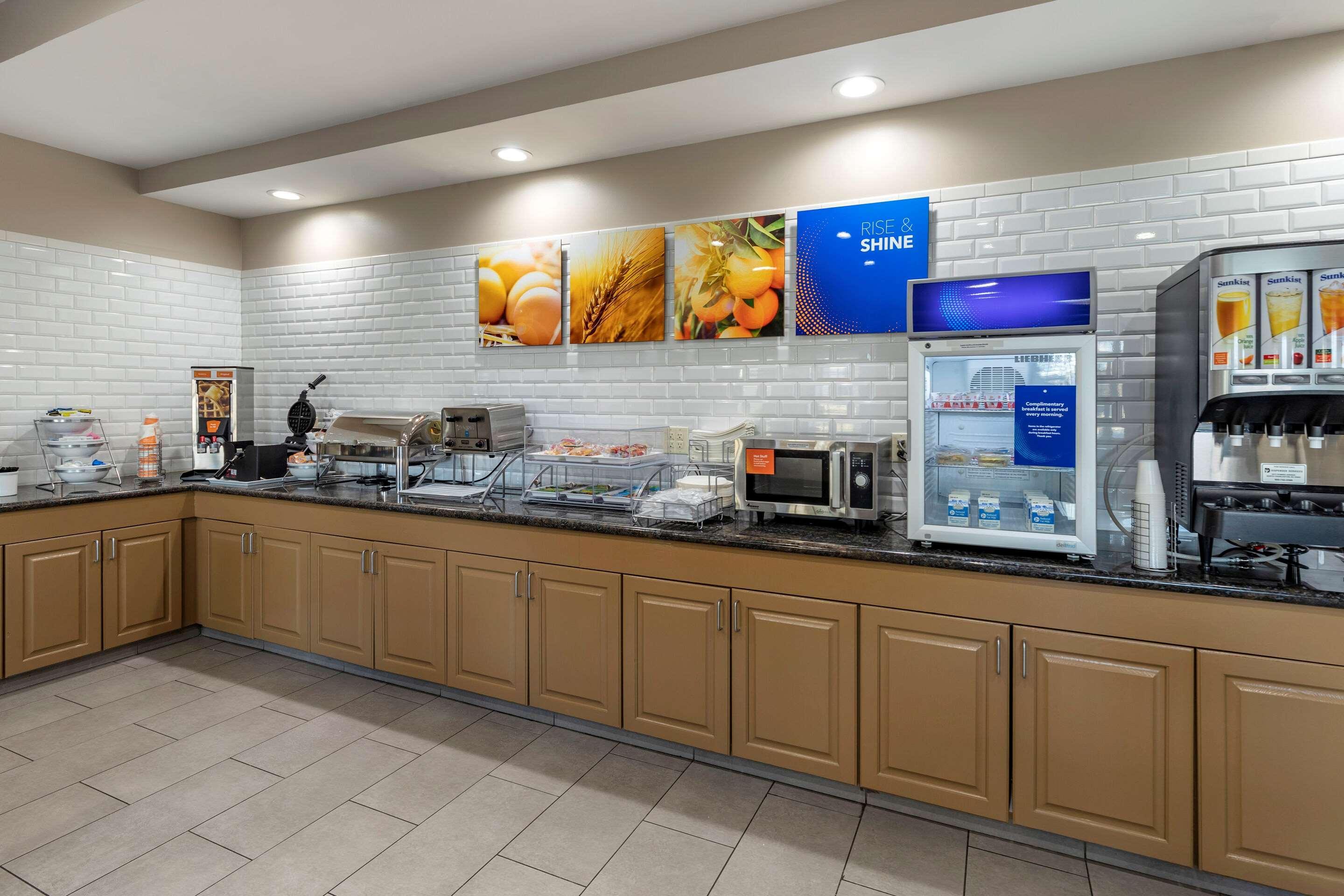 Comfort Inn & Suites High Point - Archdale ภายนอก รูปภาพ